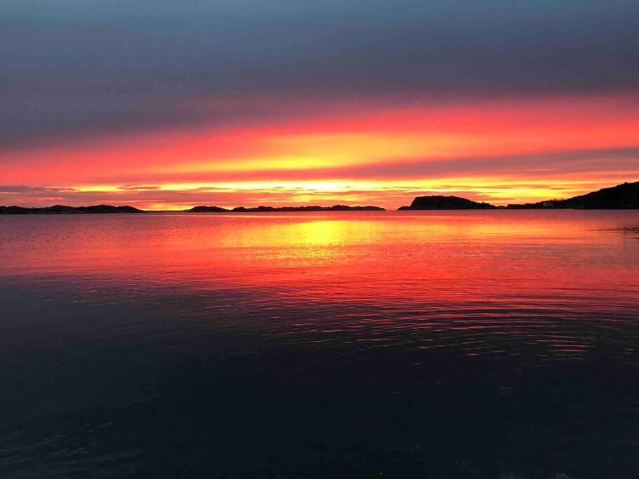 Ny Laegenhet Pa Markplan Med Havsutsikt Strömstad Esterno foto