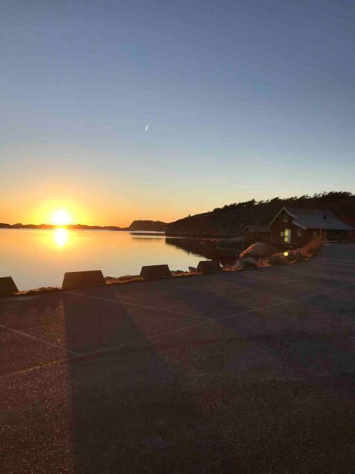 Ny Laegenhet Pa Markplan Med Havsutsikt Strömstad Esterno foto