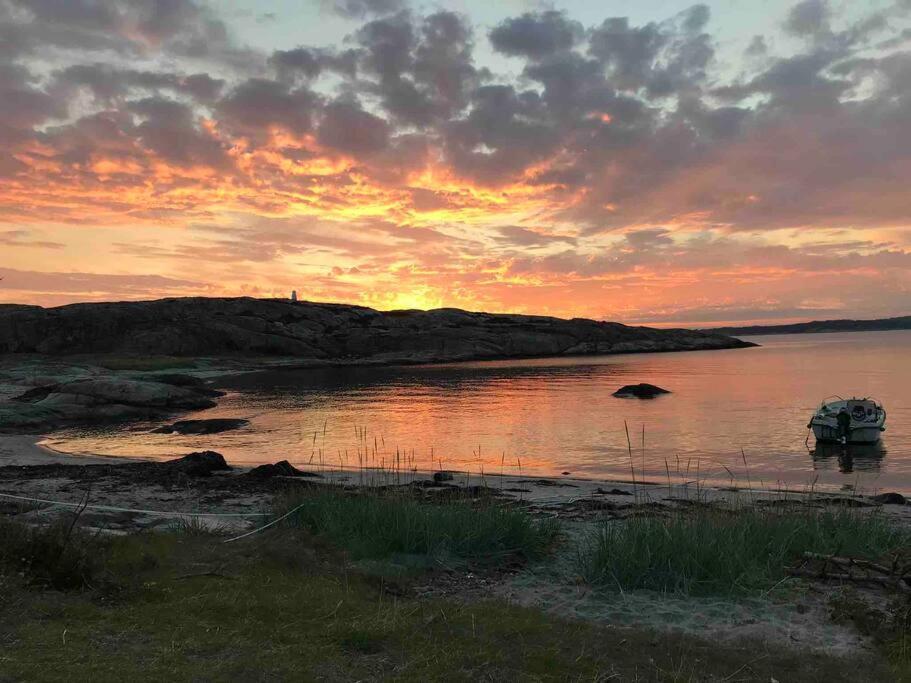 Ny Laegenhet Pa Markplan Med Havsutsikt Strömstad Esterno foto