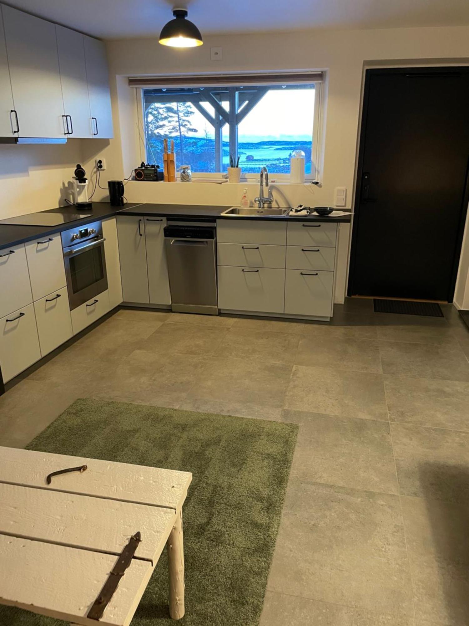 Ny Laegenhet Pa Markplan Med Havsutsikt Strömstad Esterno foto